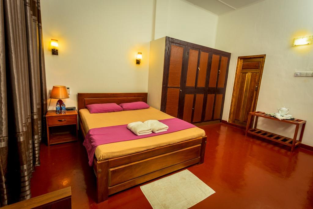 Dayanithi Guest House Jaffna Dış mekan fotoğraf