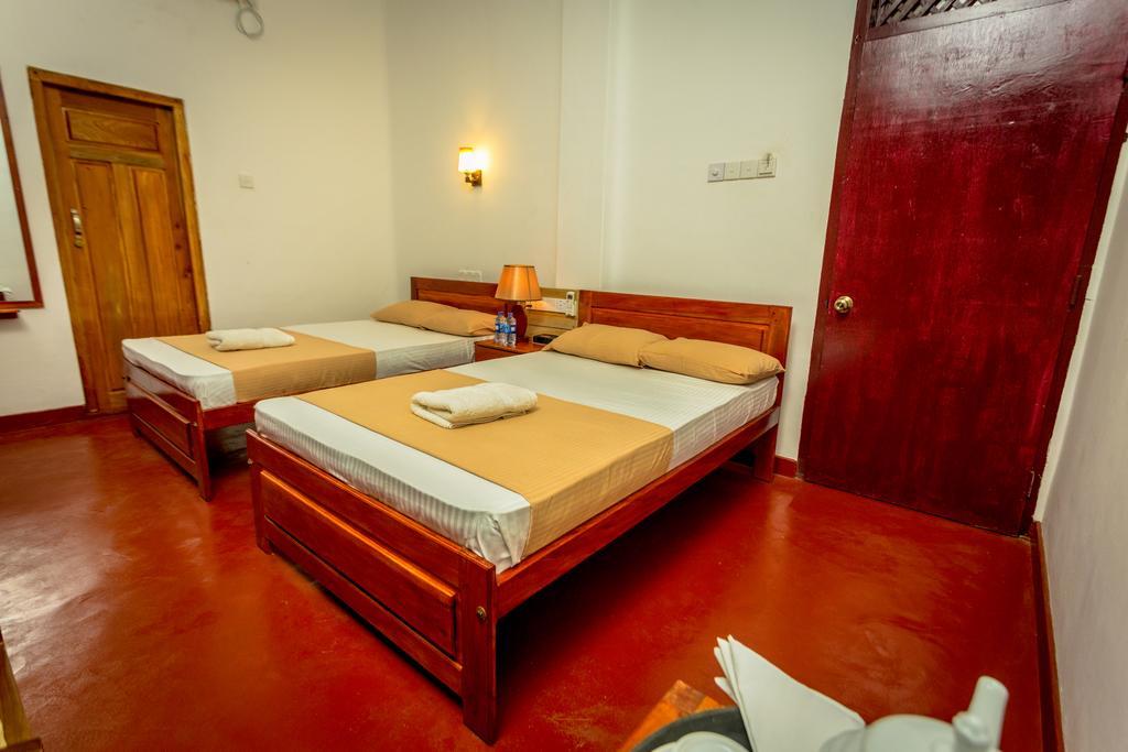 Dayanithi Guest House Jaffna Dış mekan fotoğraf