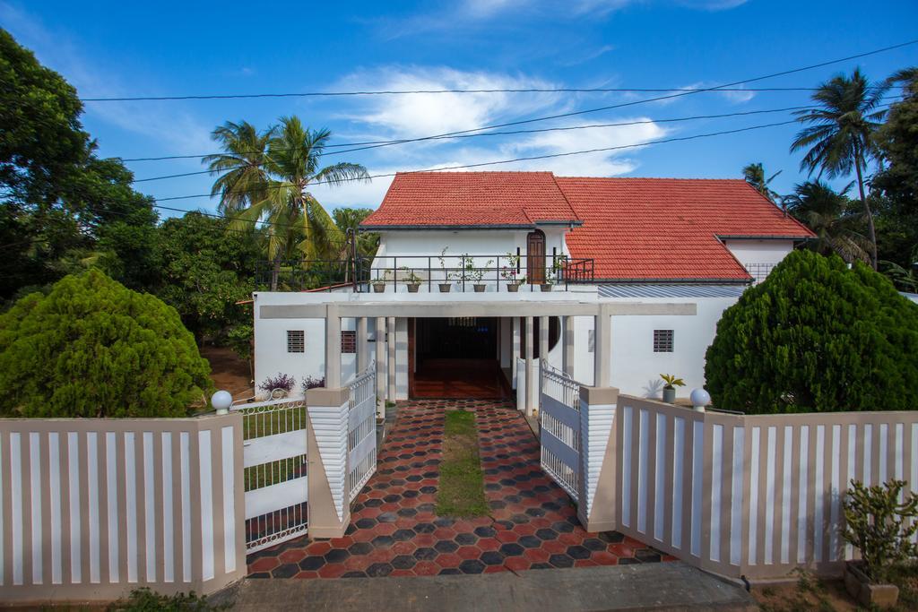 Dayanithi Guest House Jaffna Dış mekan fotoğraf