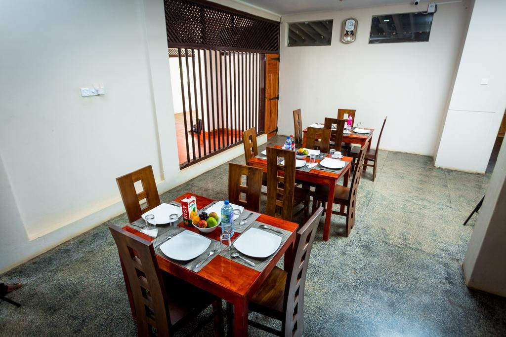 Dayanithi Guest House Jaffna Dış mekan fotoğraf