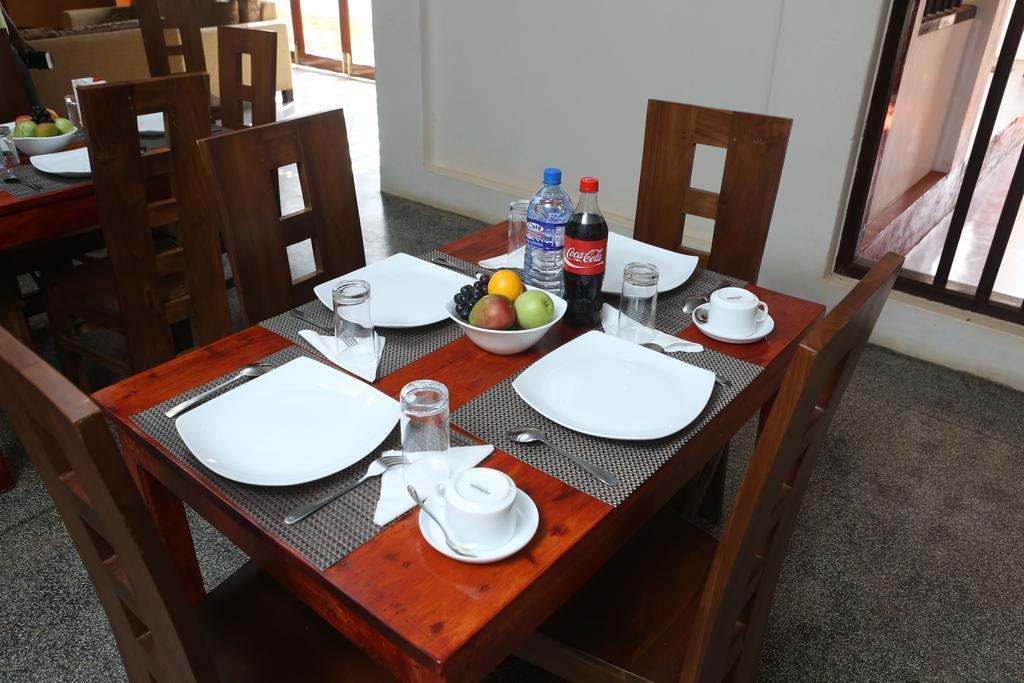 Dayanithi Guest House Jaffna Dış mekan fotoğraf