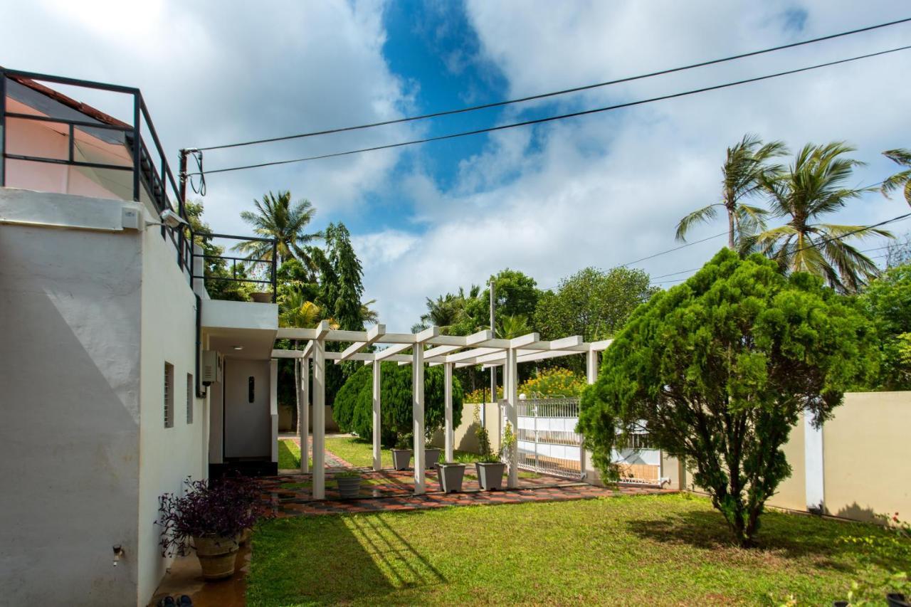 Dayanithi Guest House Jaffna Dış mekan fotoğraf